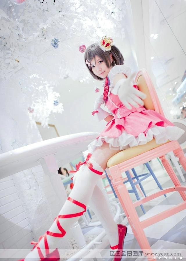 白皙可人粉嫩萝莉cospcosplay秀lay