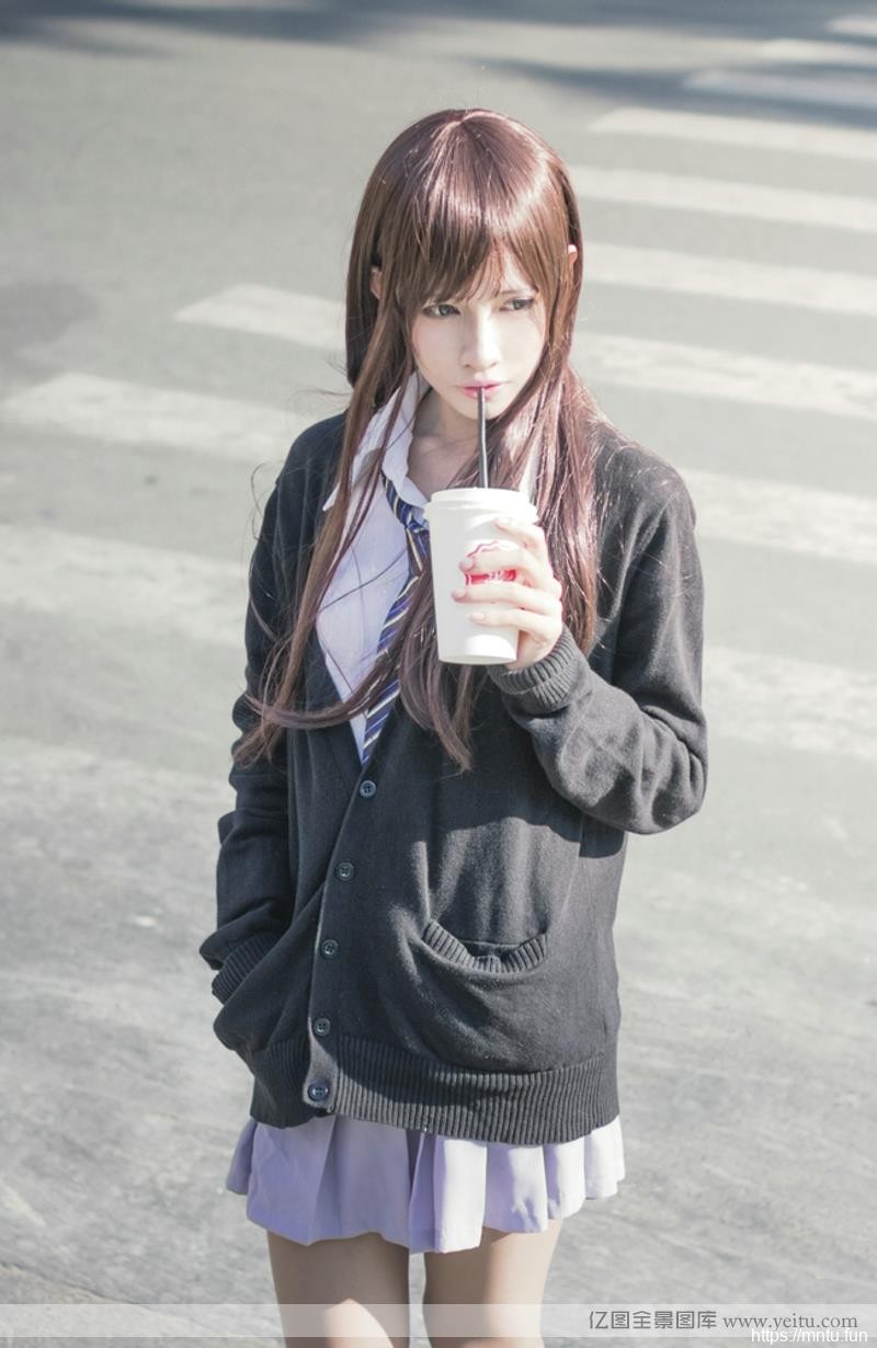 灰姑娘女cosplay网站孩涉谷凛cosplay