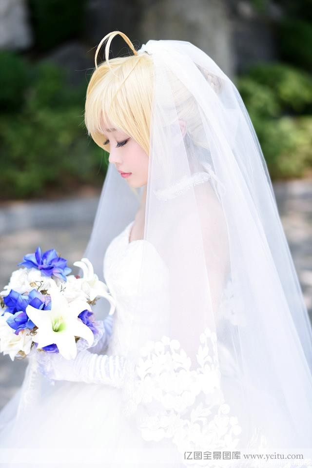 清纯美女纯白婚纱cos角色扮演cosplayplay