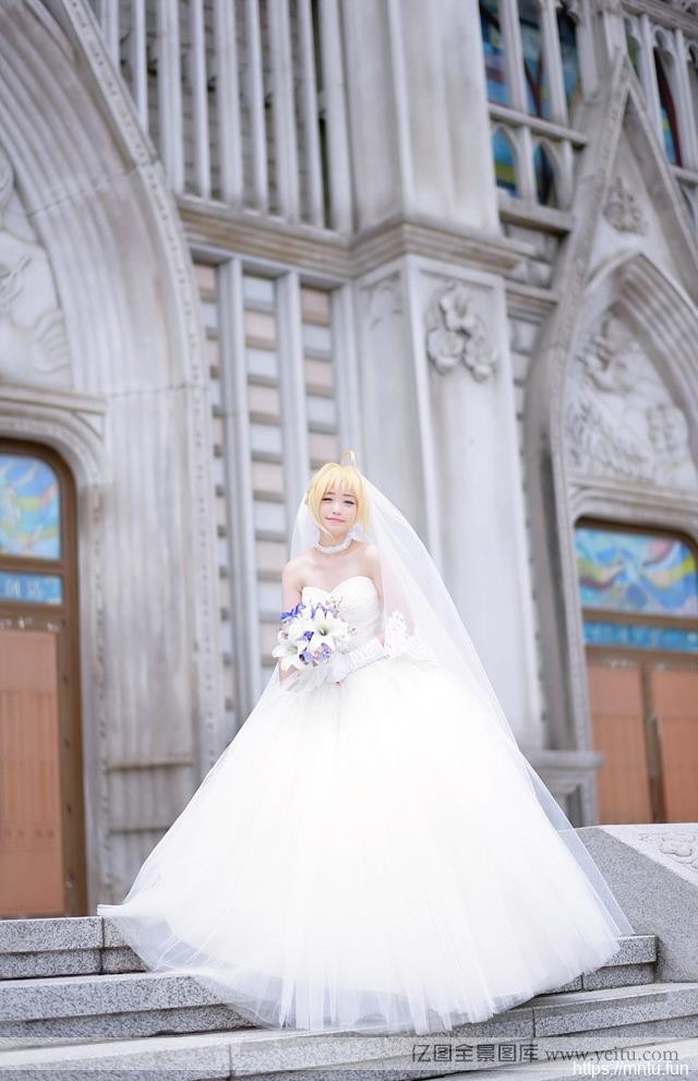 清纯美女纯白婚纱cos角色扮演cosplayplay