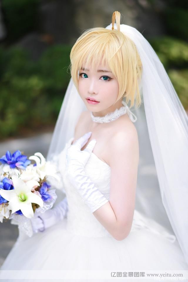 清纯美女纯白婚纱cos角色扮演cosplayplay