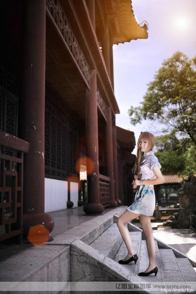 Locosplay工口ve Live南小鸟性感旗袍美腿Cosplay