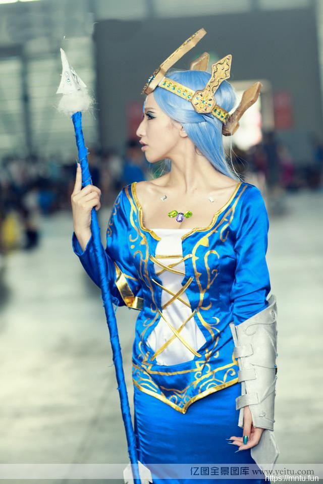 气质冷艳美女艾希Ice c同人cosplayosplay寒冰射手