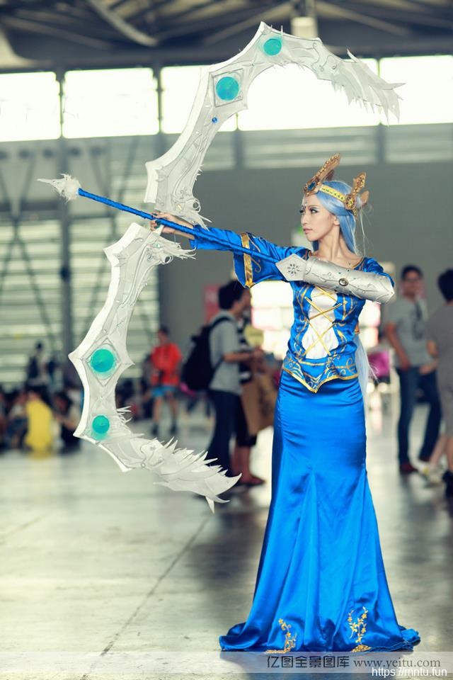 气质冷艳美女艾希Ice c同人cosplayosplay寒冰射手