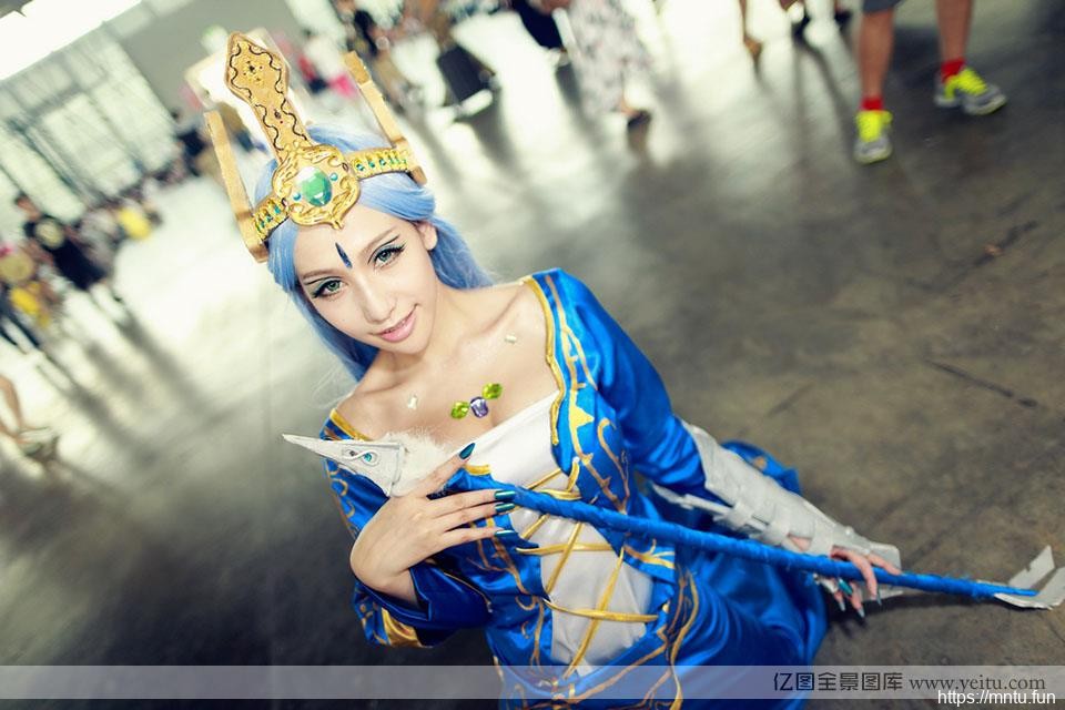 气质冷艳美女艾希Ice c同人cosplayosplay寒冰射手