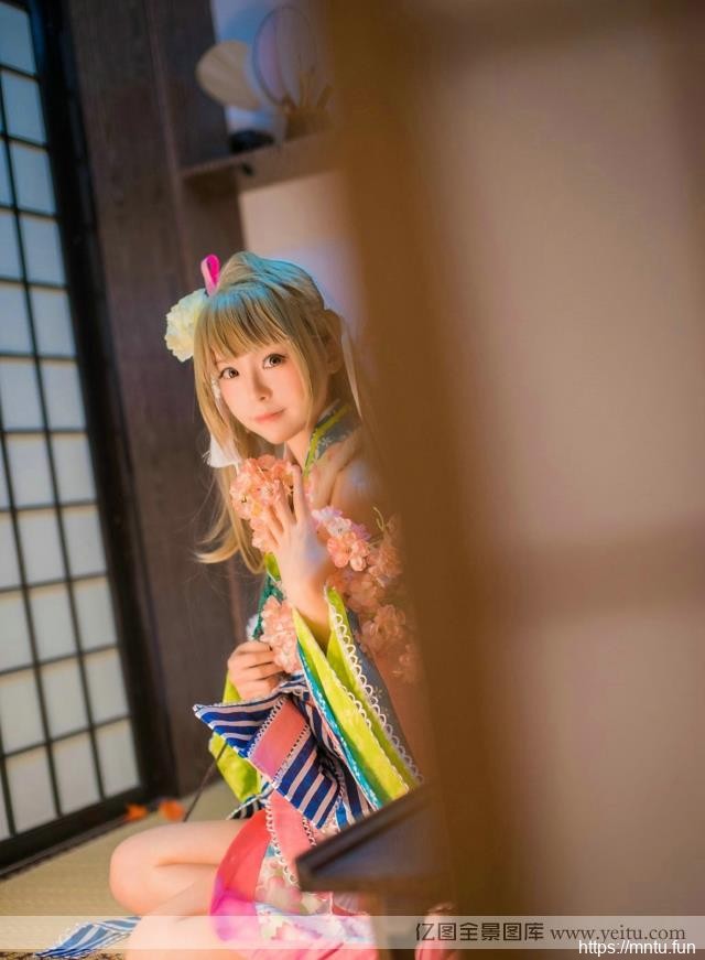 甜美面孔少女清纯c白丝长筒袜cosplayosplay