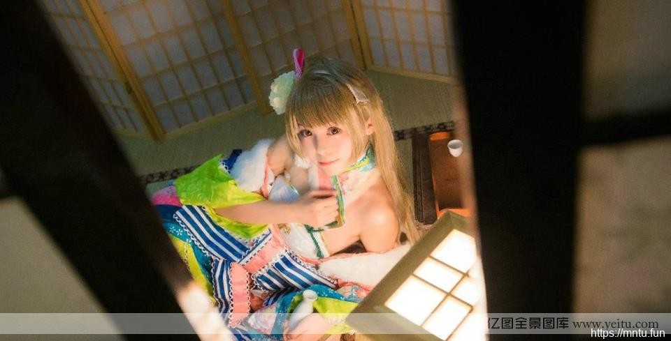 甜美面孔少女清纯c白丝长筒袜cosplayosplay