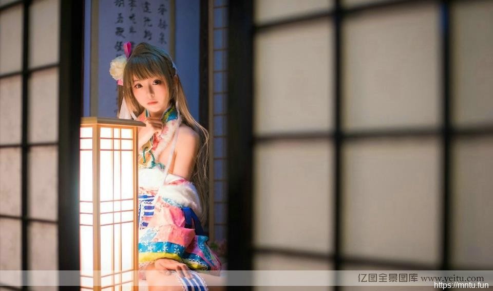 甜美面孔少女清纯c白丝长筒袜cosplayosplay