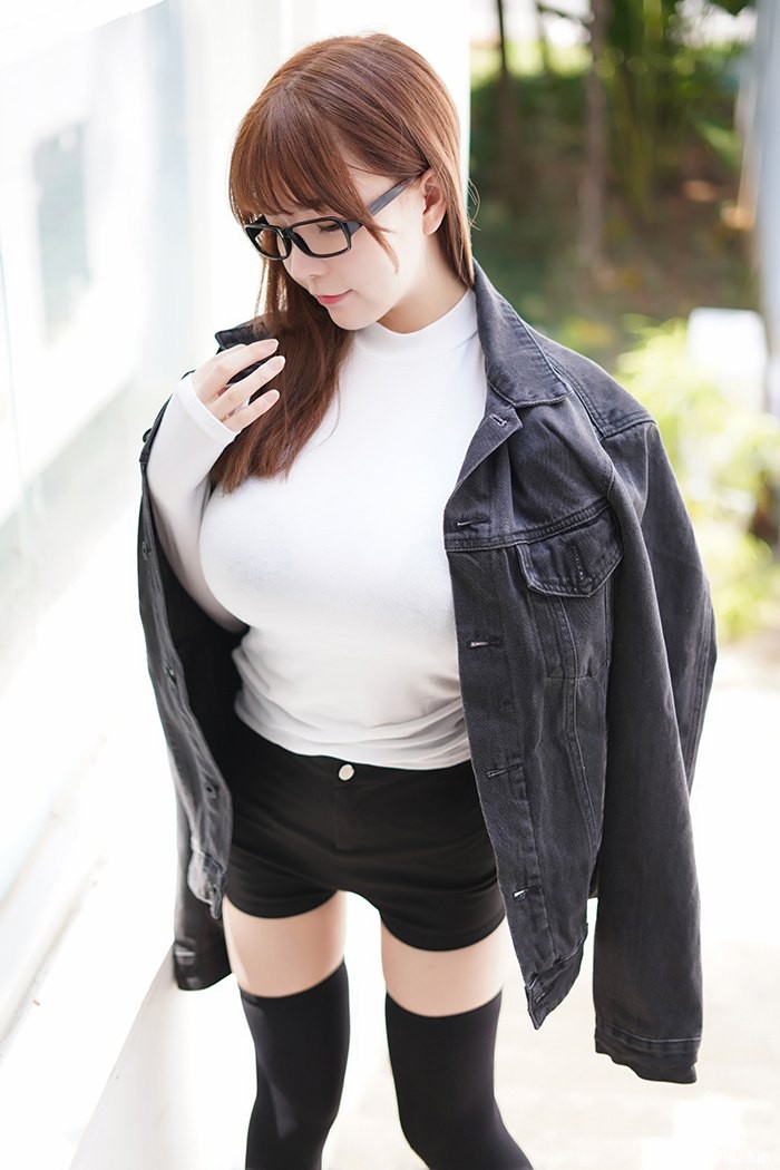 巨乳迷妹UU酱嫩滑豪乳玉腿惹人爱