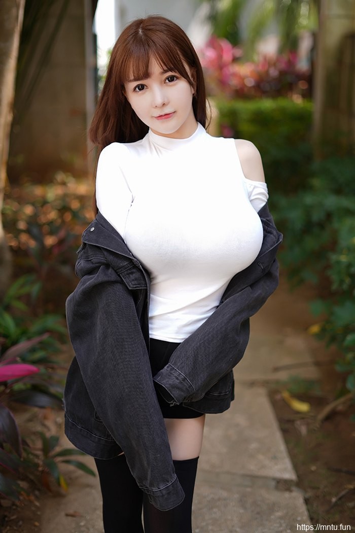 巨乳迷妹UU酱嫩滑豪乳玉腿惹人爱