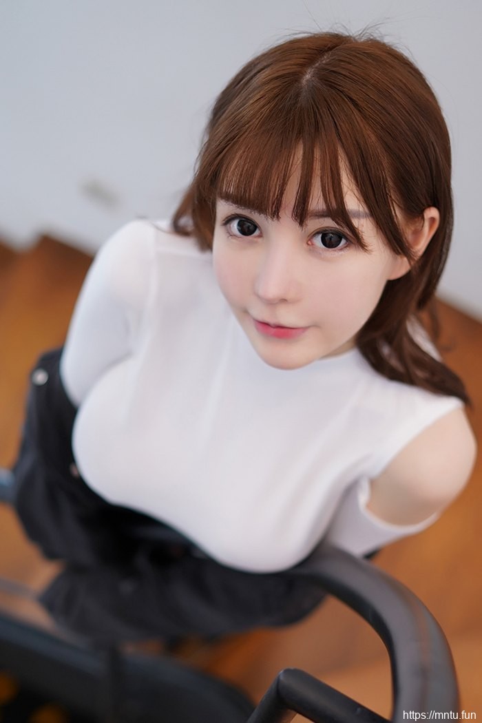 巨乳迷妹UU酱嫩滑豪乳玉腿惹人爱