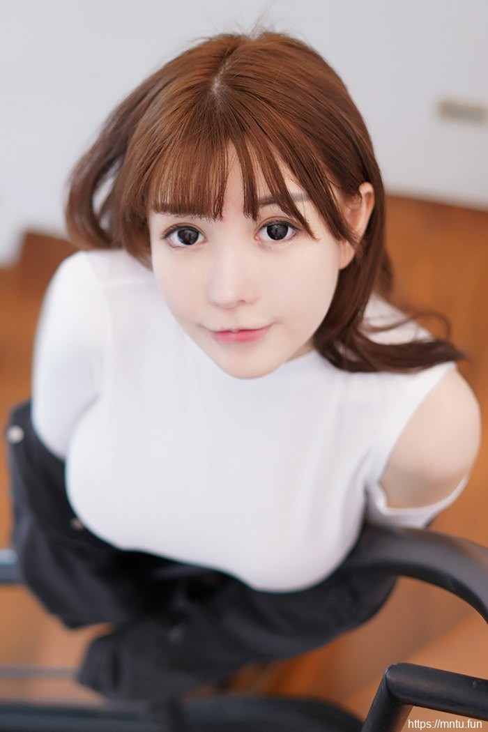 巨乳迷妹UU酱嫩滑豪乳玉腿惹人爱