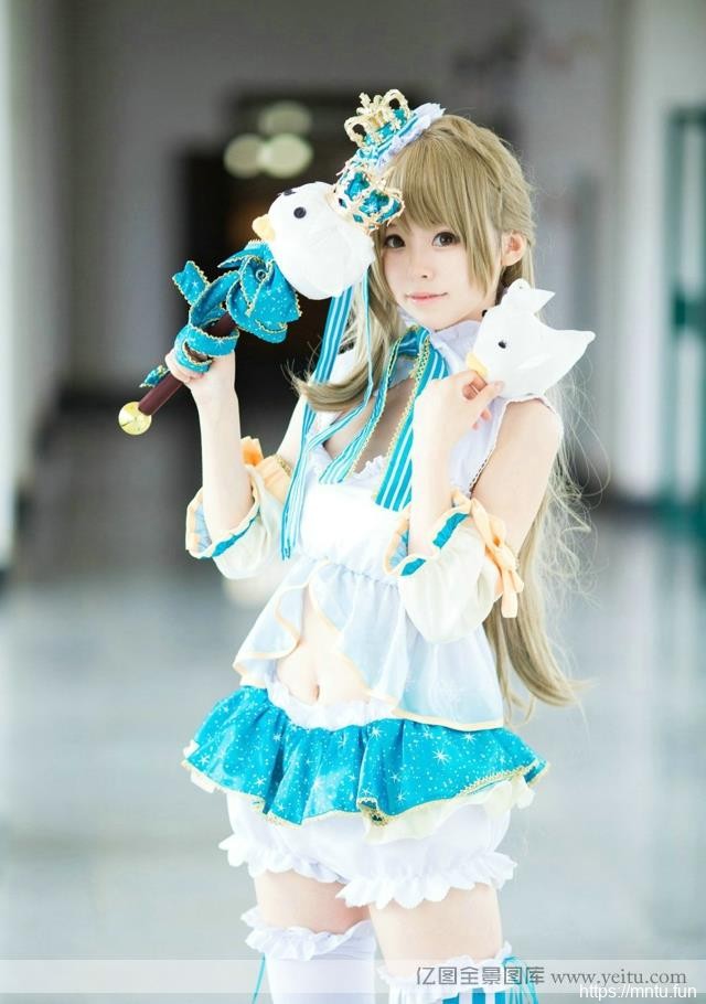 大眼清纯女孩甜美cospcosplay公主裙lay