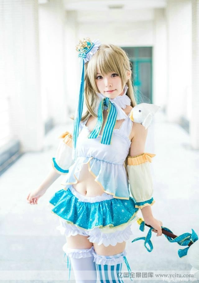大眼清纯女孩甜美cospcosplay公主裙lay