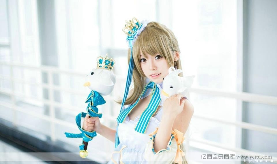 大眼清纯女孩甜美cospcosplay公主裙lay
