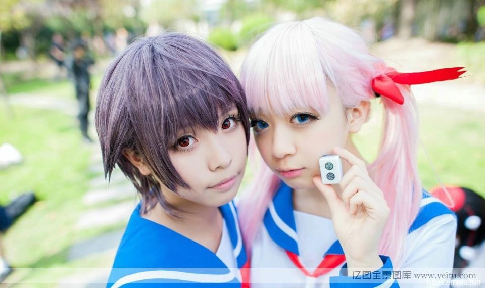 可爱双萝莉网上cosplay校服甜美cosplay