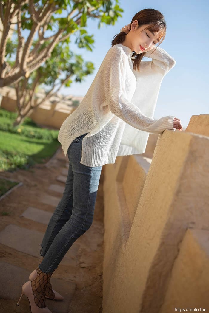 娇萌妹子陆萱萱网袜美腿极致撩人