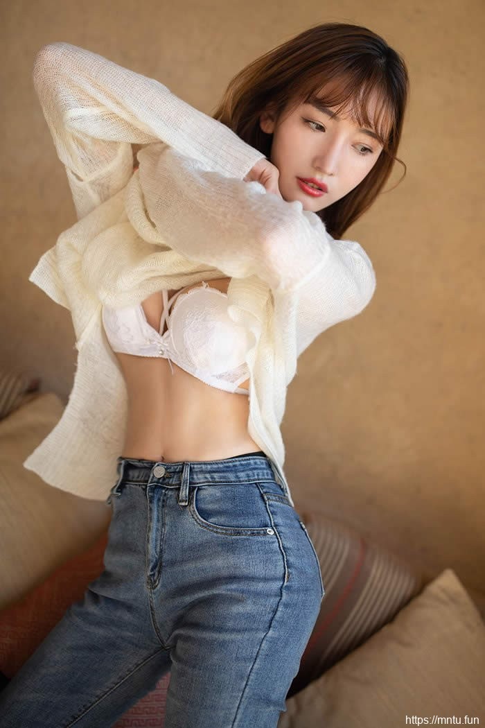 娇萌妹子陆萱萱网袜美腿极致撩人