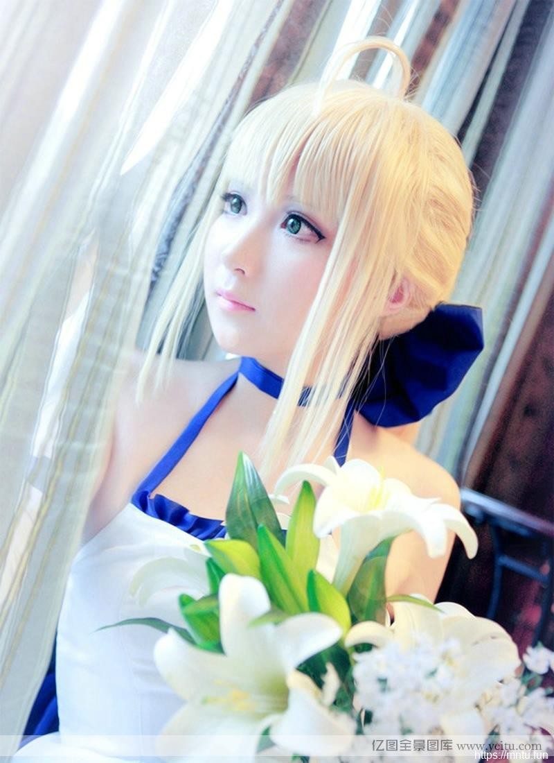 白皙美女sa好看的cosplay图片ber女王COSPLAY写真