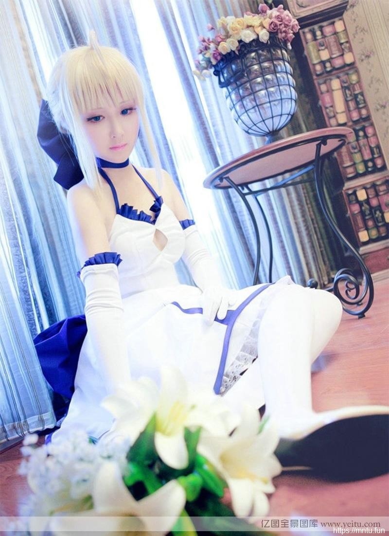 白皙美女sa好看的cosplay图片ber女王COSPLAY写真