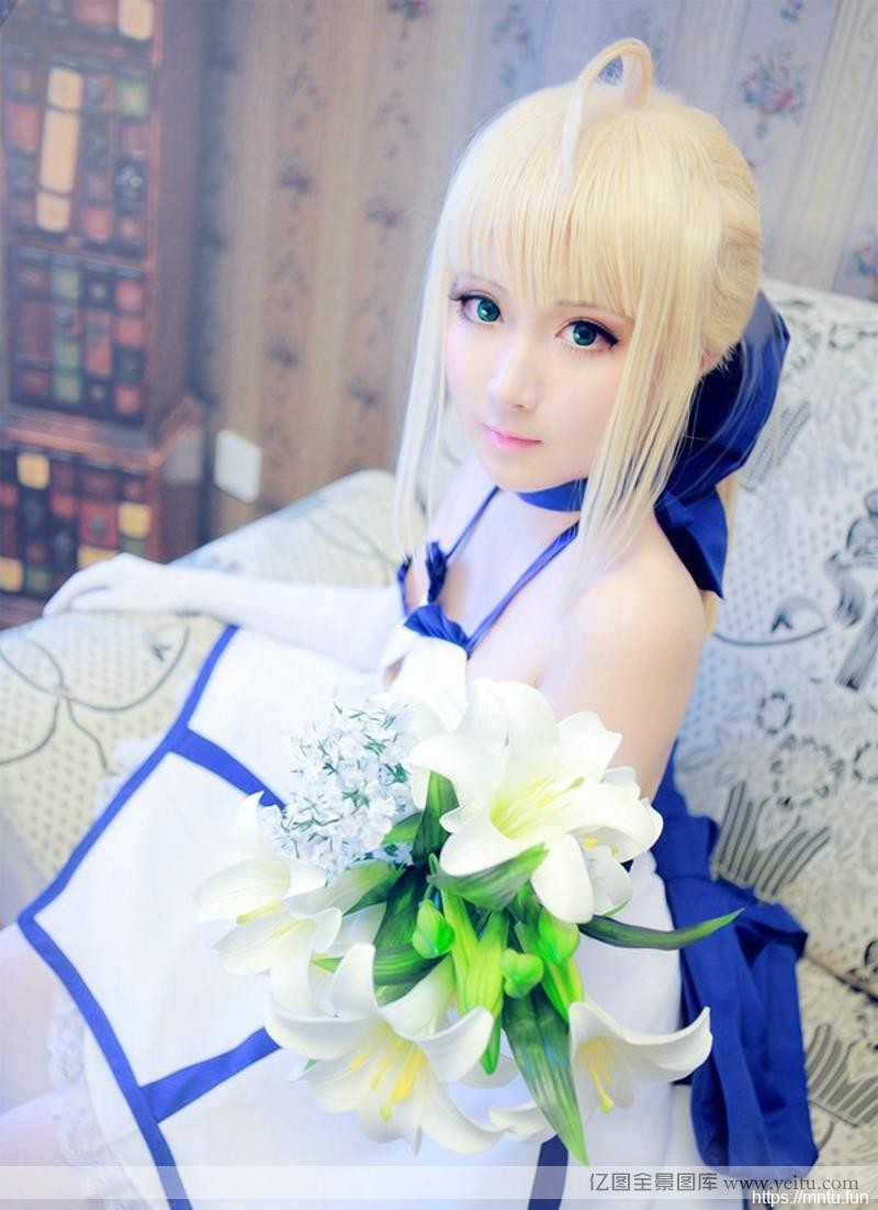 白皙美女sa好看的cosplay图片ber女王COSPLAY写真