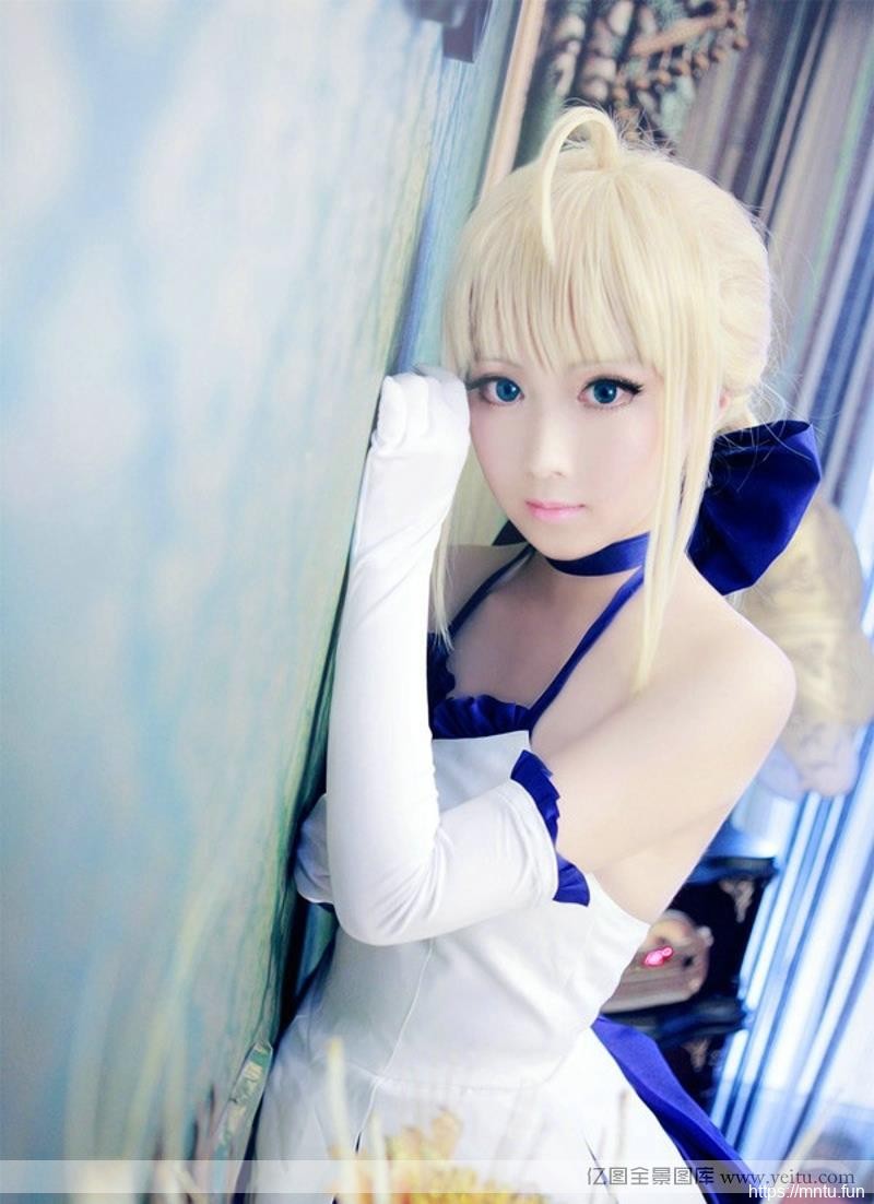 白皙美女sa好看的cosplay图片ber女王COSPLAY写真