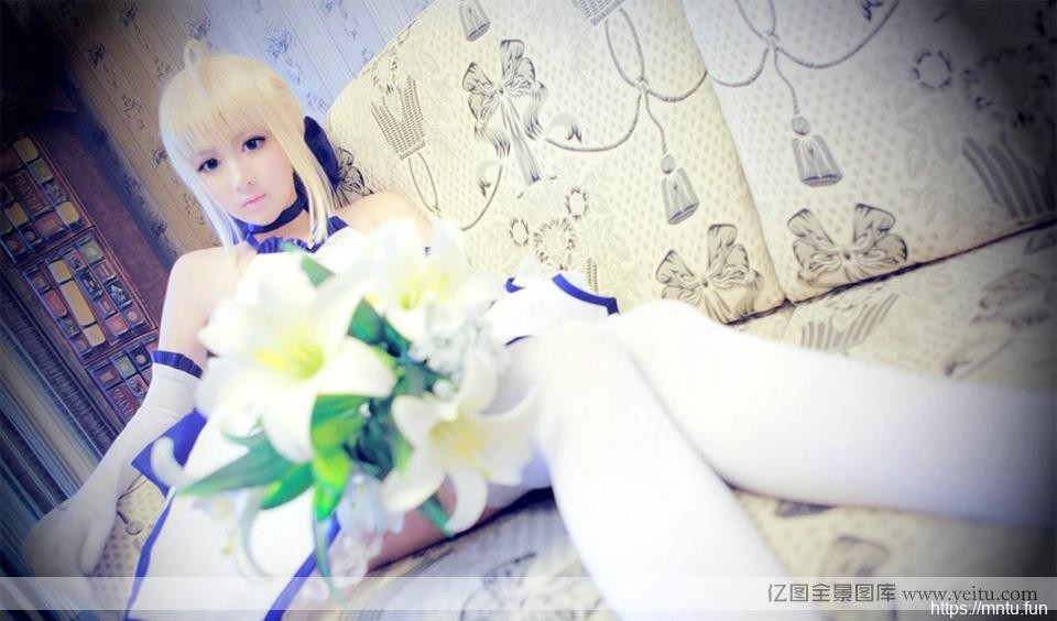 白皙美女sa好看的cosplay图片ber女王COSPLAY写真