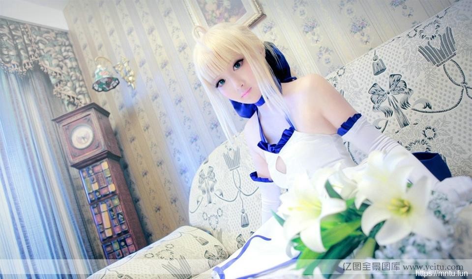 白皙美女sa好看的cosplay图片ber女王COSPLAY写真