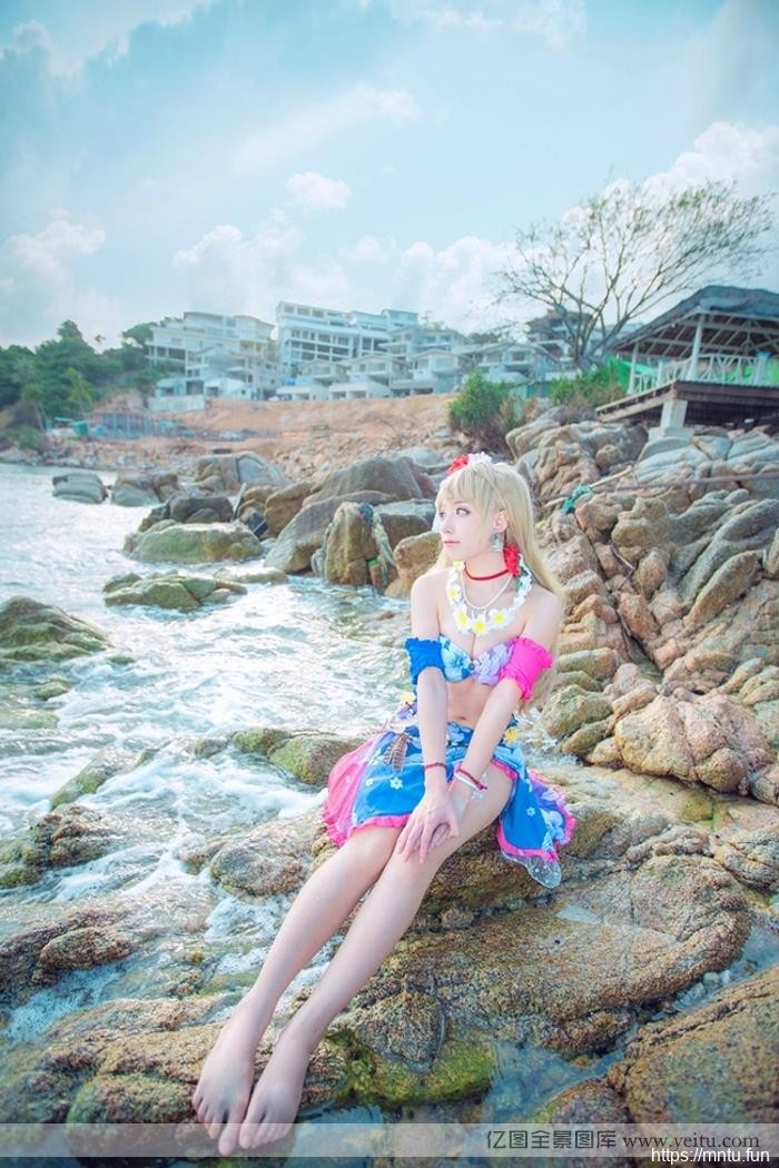 夏威夷清纯美女南小鸟比基尼cocosplay性感splay