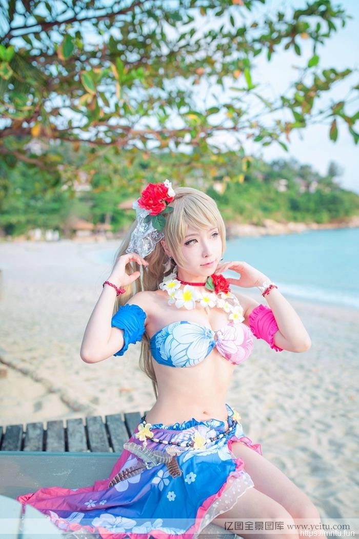 夏威夷清纯美女南小鸟比基尼cocosplay性感splay