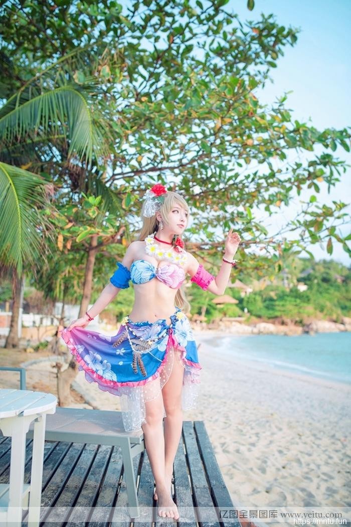 夏威夷清纯美女南小鸟比基尼cocosplay性感splay