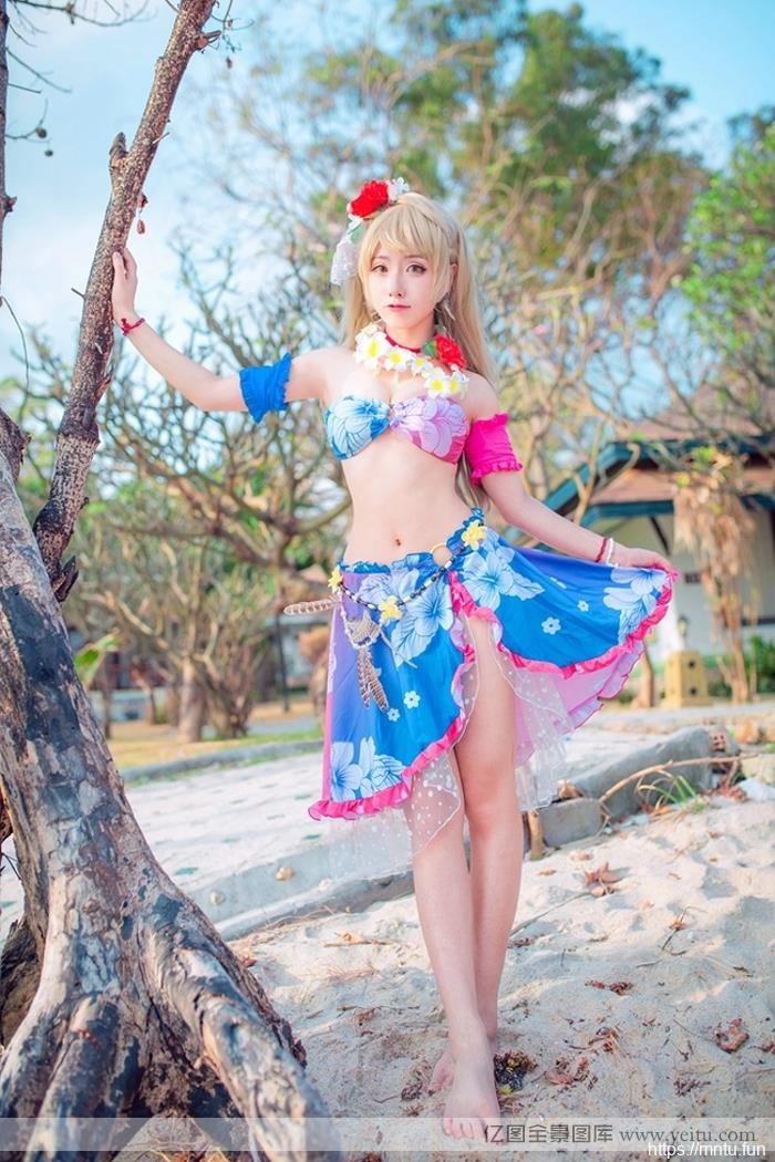 夏威夷清纯美女南小鸟比基尼cocosplay性感splay