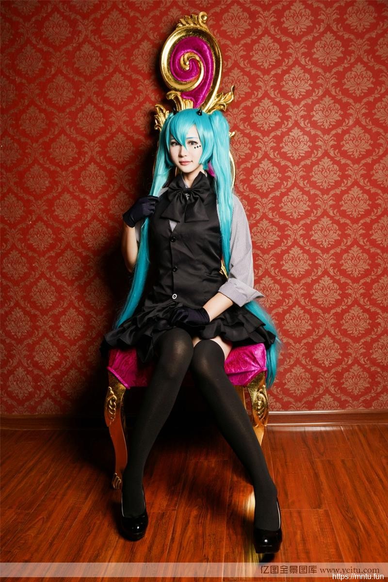 美女家初音未来黑丝真人cosplay美腿诱惑cosplay