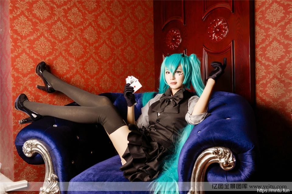美女家初音未来黑丝真人cosplay美腿诱惑cosplay
