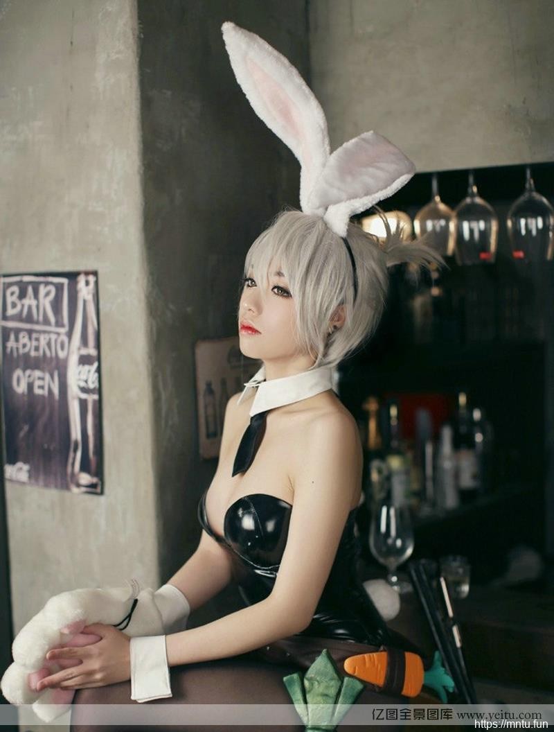 性感美女兔耳朵黑丝长腿cosplay诱惑COSPLAY