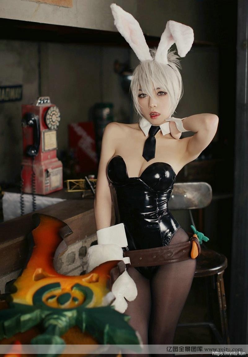 性感美女兔耳朵黑丝长腿cosplay诱惑COSPLAY
