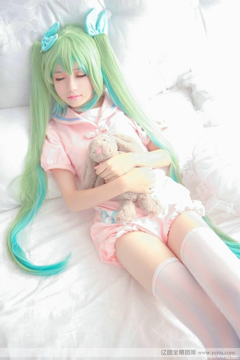 嫩模装扮秀可爱cosplay甜cosplay真人美诱人