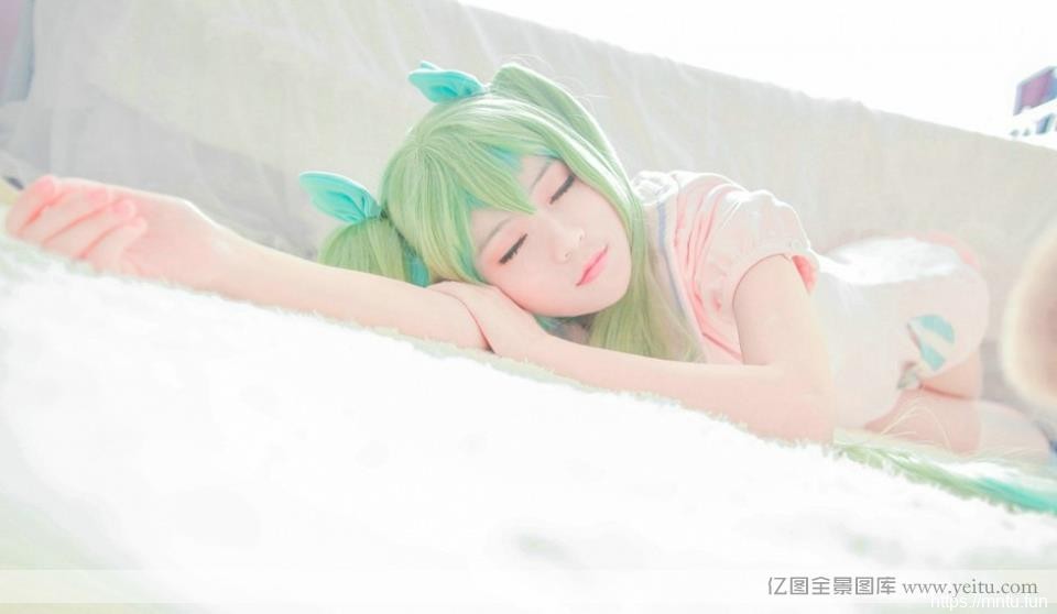 嫩模装扮秀可爱cosplay甜cosplay真人美诱人