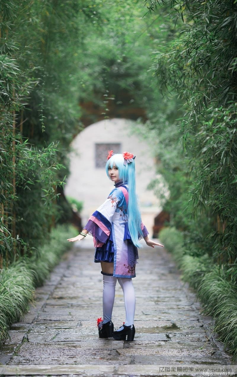 可爱萝莉梅花初音唯美coscosplay动漫人物play