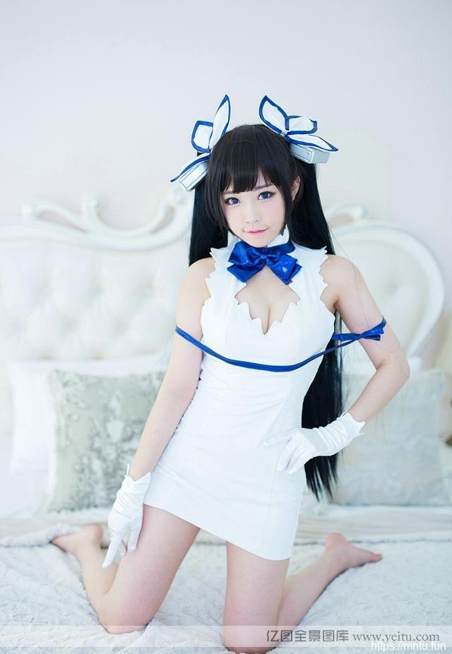 巨乳美女“赫斯缇旗袍白丝cosplay雅”性感cosplay