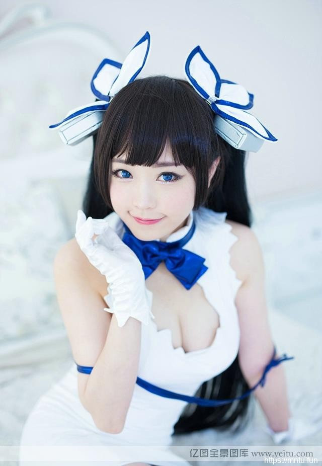 巨乳美女“赫斯缇旗袍白丝cosplay雅”性感cosplay