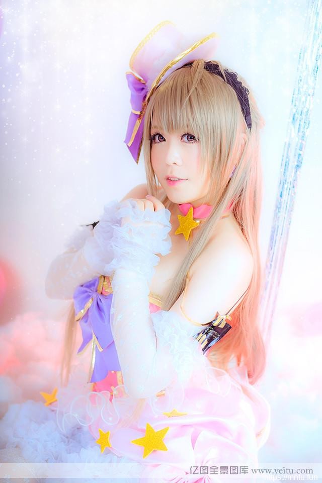 超卡哇伊童颜美眉的cosplay爆笑cosplay秀