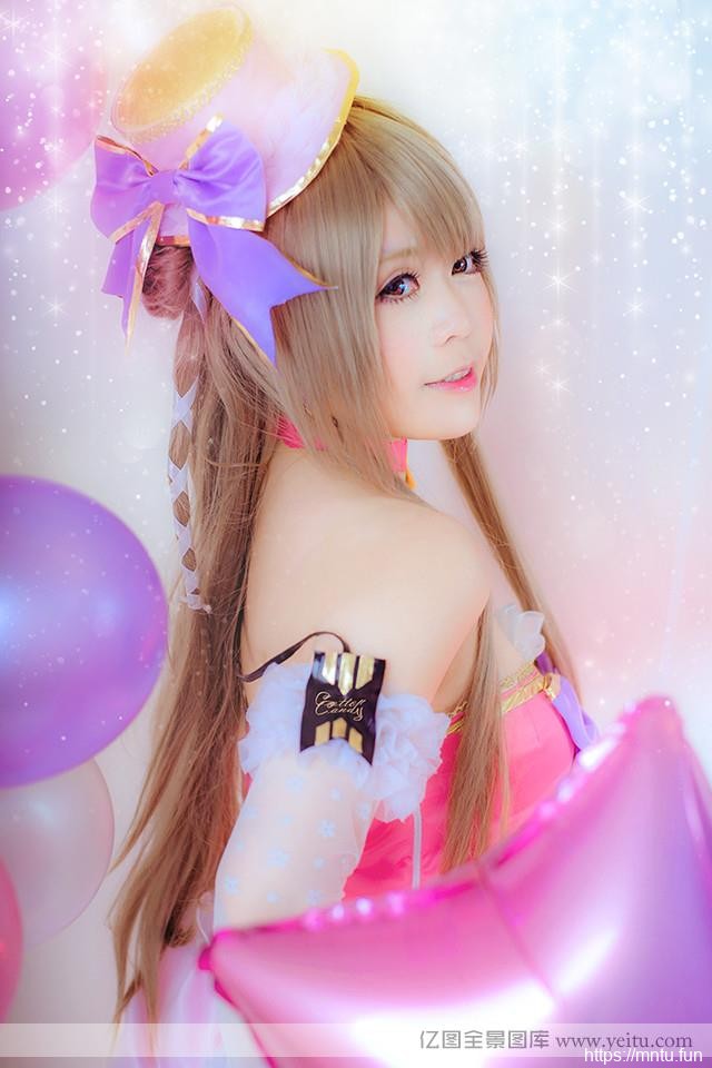 超卡哇伊童颜美眉的cosplay爆笑cosplay秀