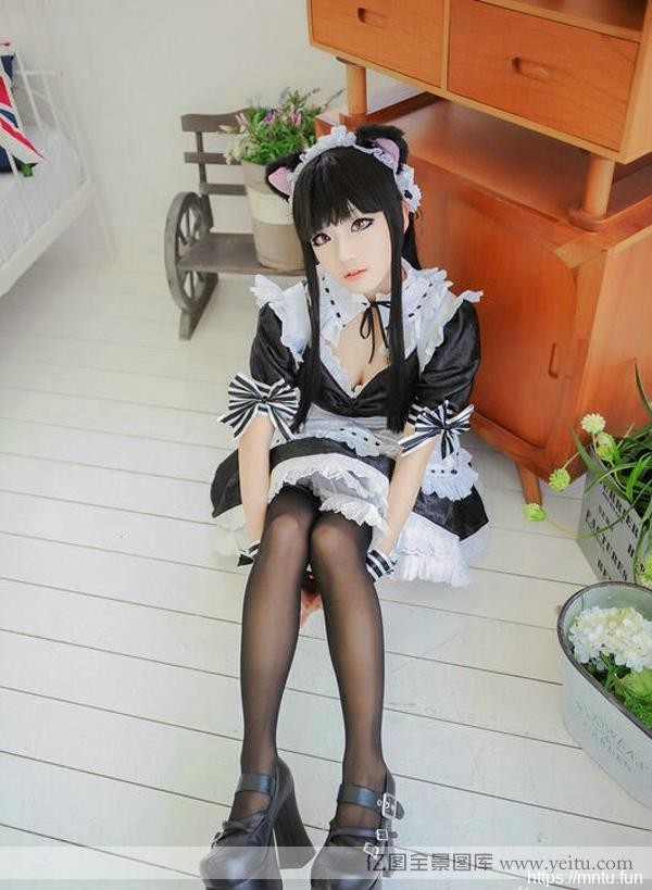 螺旋猫最新黑丝美腿女仆诱惑Ccosplay图片OS