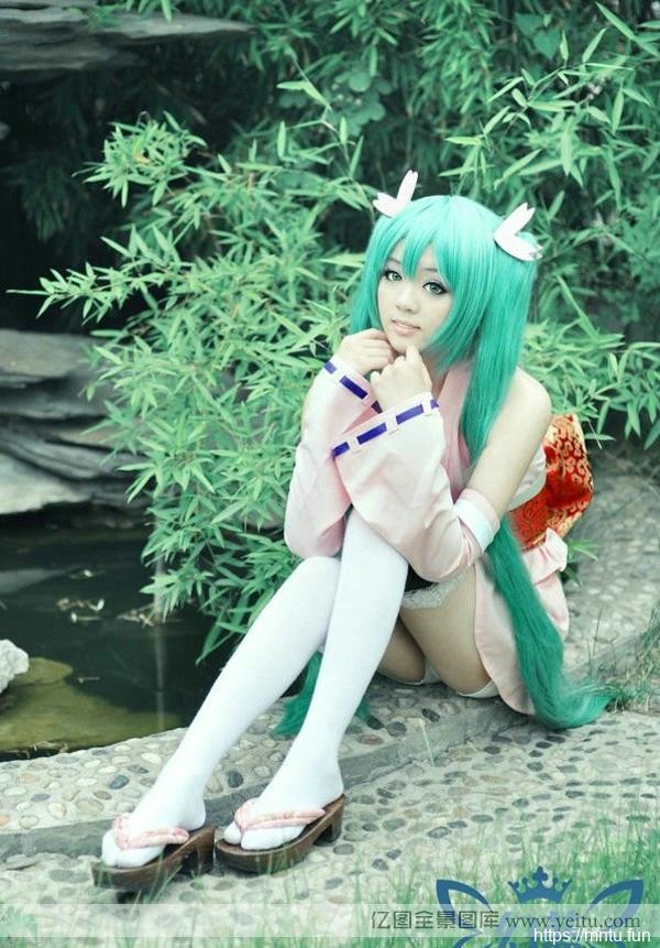 幻蓝版福利cosplay秀气真人版初音未来