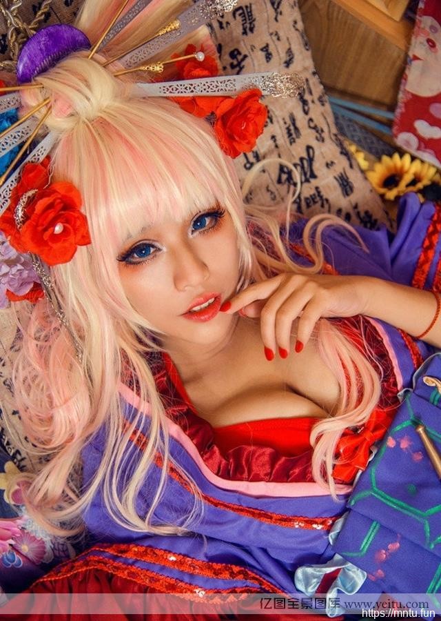 花魁雪露白丝长筒袜cosplay惊艳cosplay图片