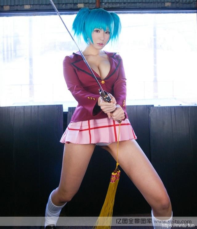 诱人童颜巨乳正妹Ccosplay的图片osplay秀