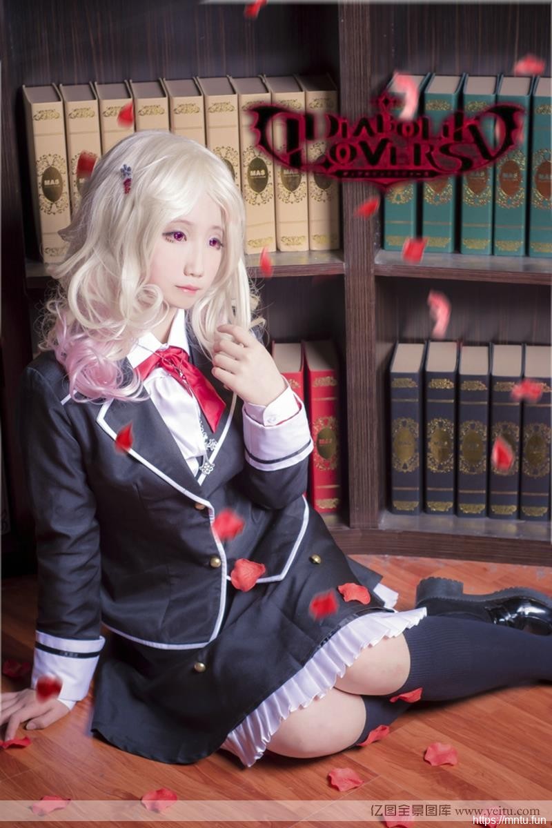 清纯娃娃脸cosplvrcosplayxay魔鬼恋人