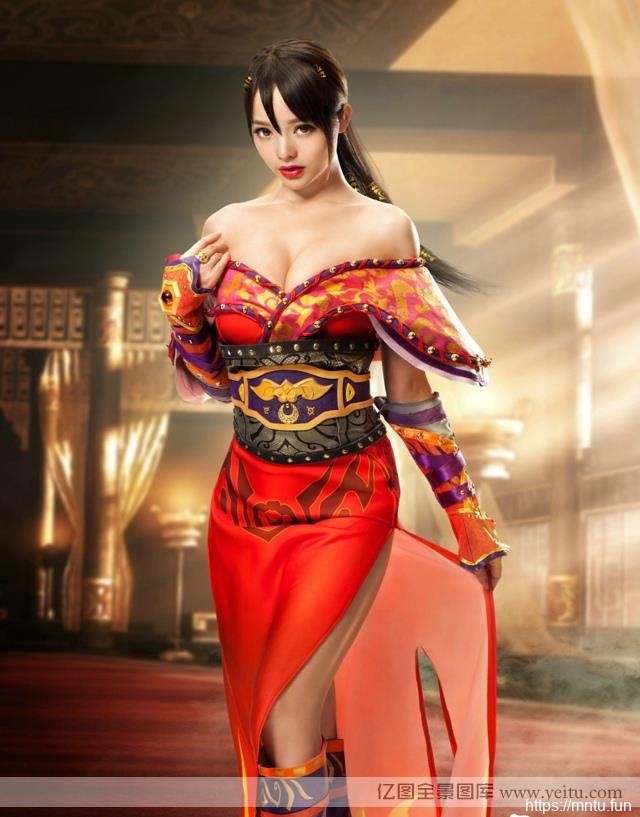 巨乳美女展示迷人胸器再cosplay壁纸秀完美COSPLAY