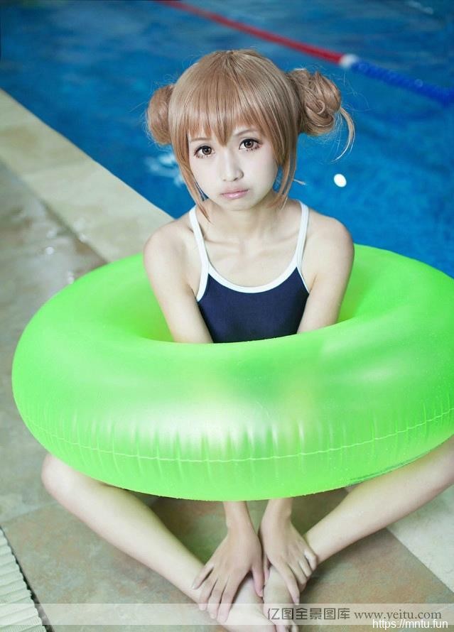 超萌妹子泳装高清coscosplay控play图片